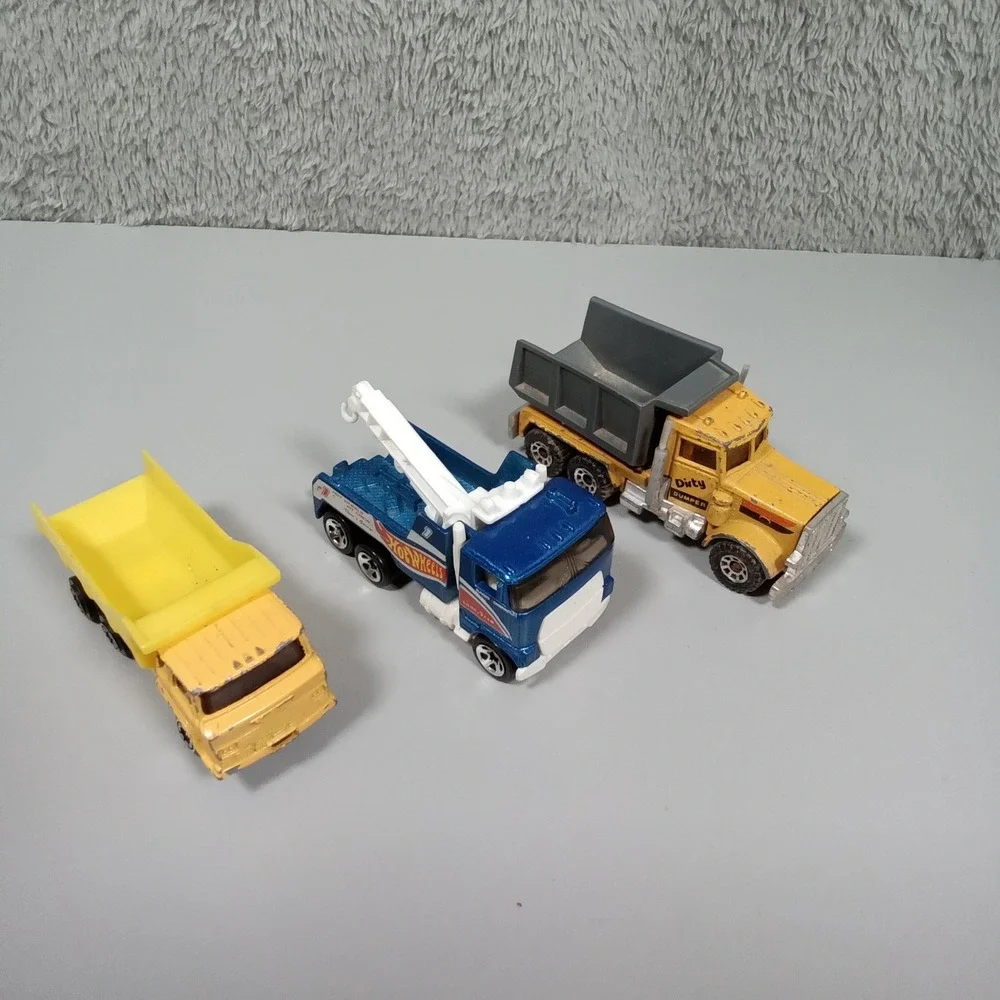 Vintage 1981 Matchbox Peterbilt Dirty Dumper Hot Wheels Tow Truck‎ Lot of 3